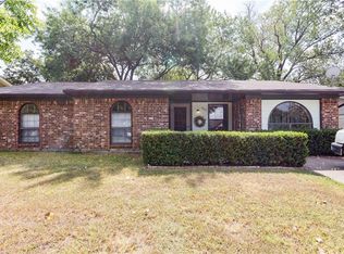 809 Phillips Dr, Ennis, TX 75119