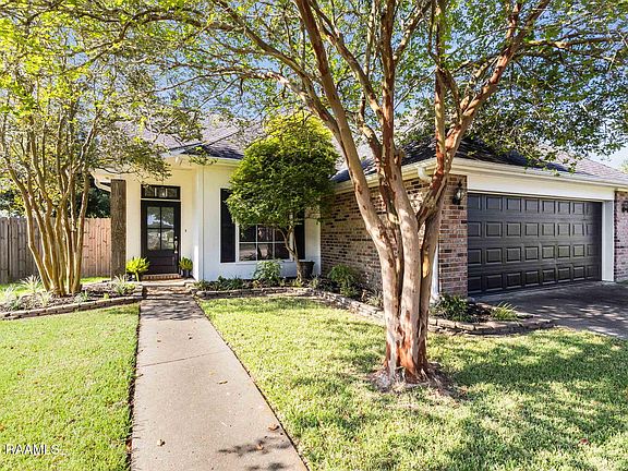 2nd image of 514 Pear Tree Cir