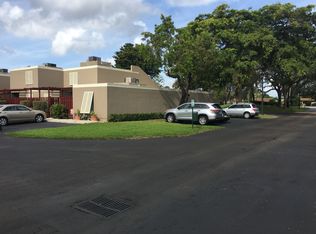 10901 Cedar Ln, Pembroke Pines, FL 33026