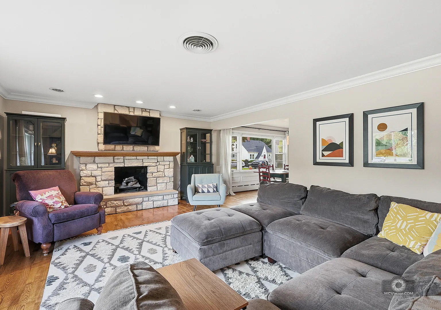4 bed, 2100 sqft, $3,400 — Photo 4