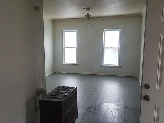 3rd image of 114 Water St APT 3