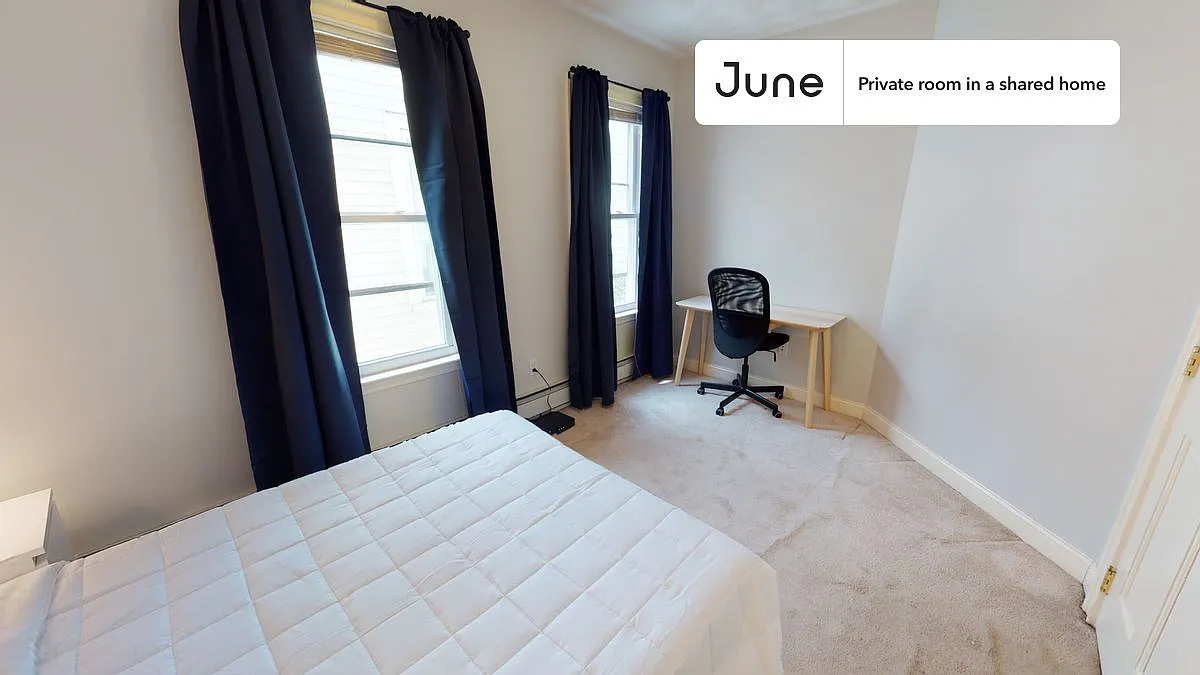 Full bedroom in 3 bed/1 bath home in Central Square (Cambridge) #1299 C — Photo 2