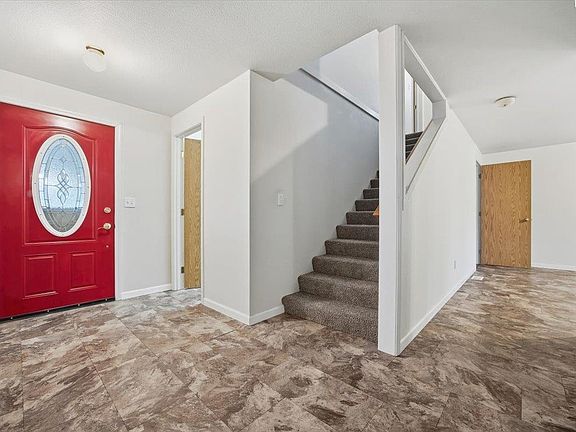 3rd image of 6012 Fenway Dr