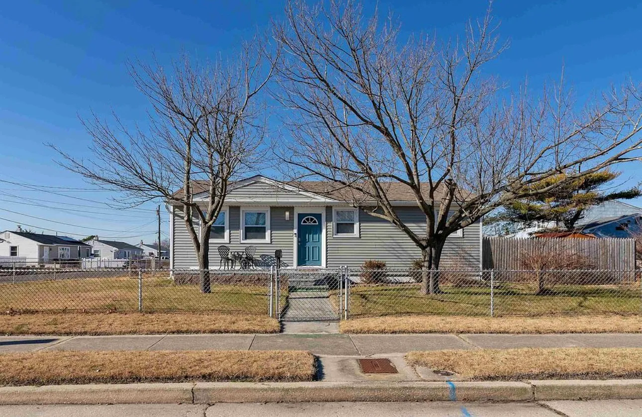 1941 Murray Ave photo 1