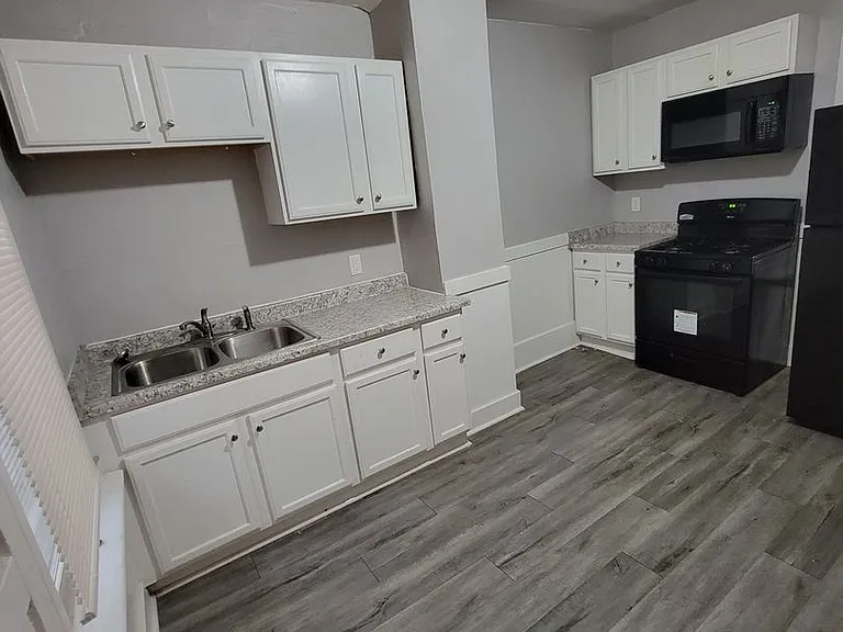 604 Fillmore St — Photo 2