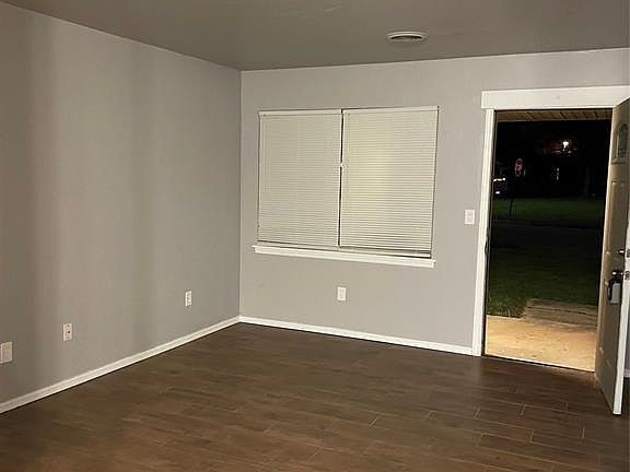 3rd image of 509 Spruce Dr