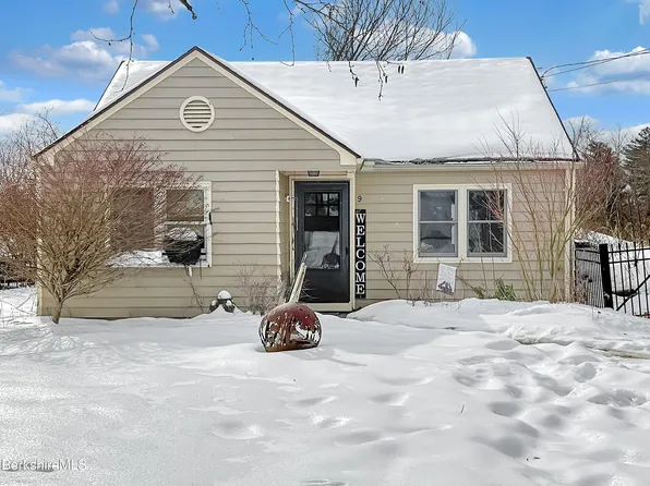 9 Leslie Ave, Lanesborough, MA 01237