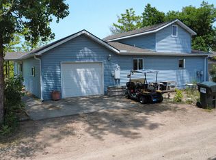 35 E Sandy Ridge Rd, Columbus, NE 68601