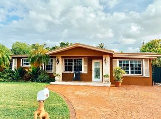 10850 SW 41st Ter, Miami, FL 33165