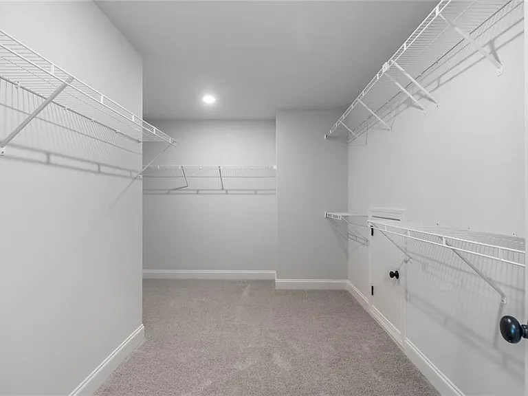 448 Banff Dr — Photo 16