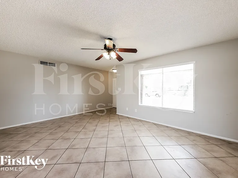 3636 W Beryl Ave — Photo 3