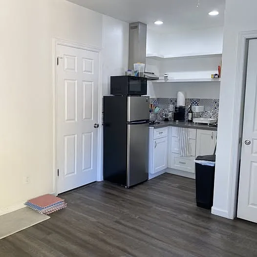 2852 Sewell Ave — Photo 3