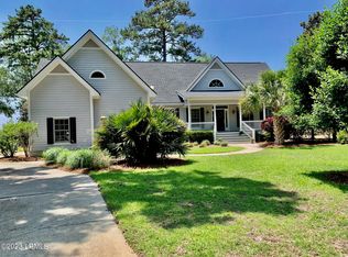 9 Tuscarora Ave, Beaufort, SC 29907