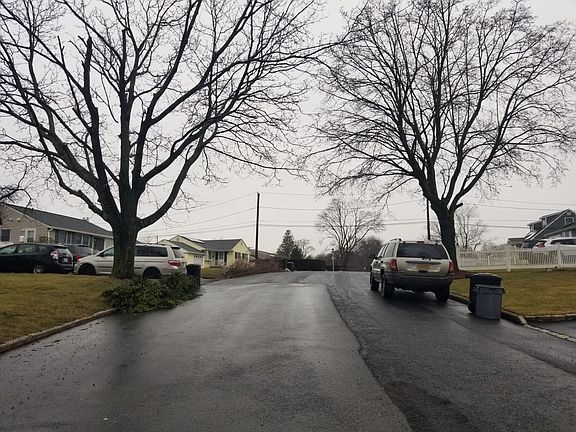 5th image of 16 Marvin Dr