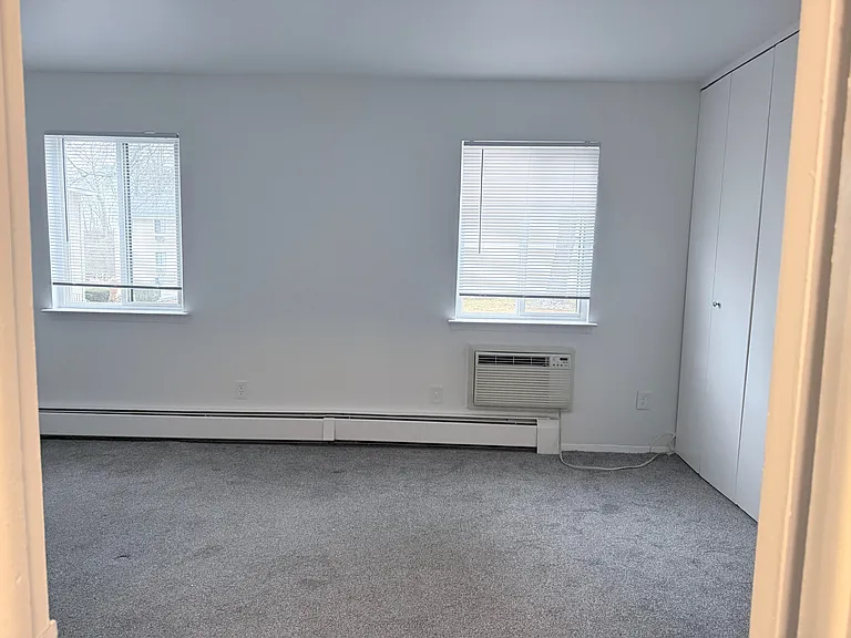 200 Woodhills Dr #202 — Photo 7