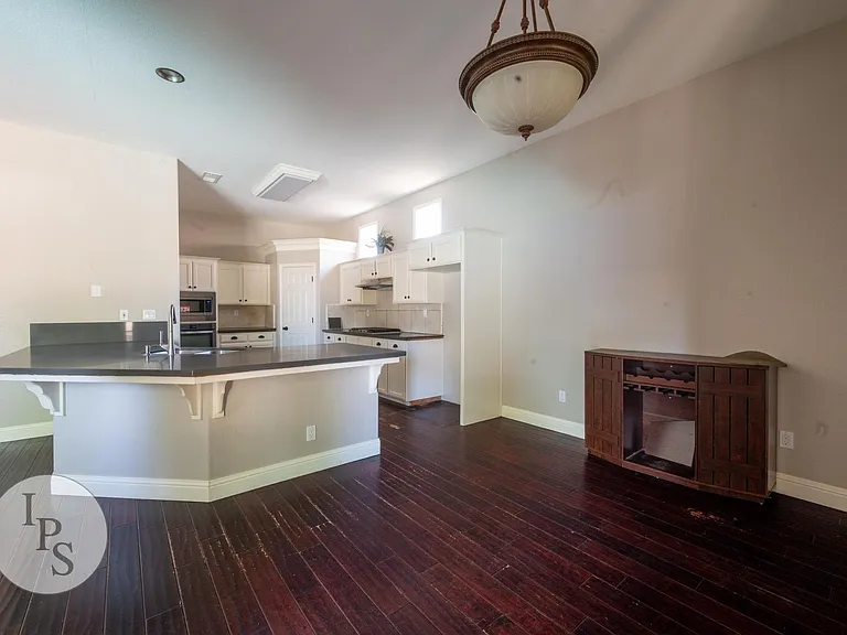 2389 Prescott Ave — Photo 9