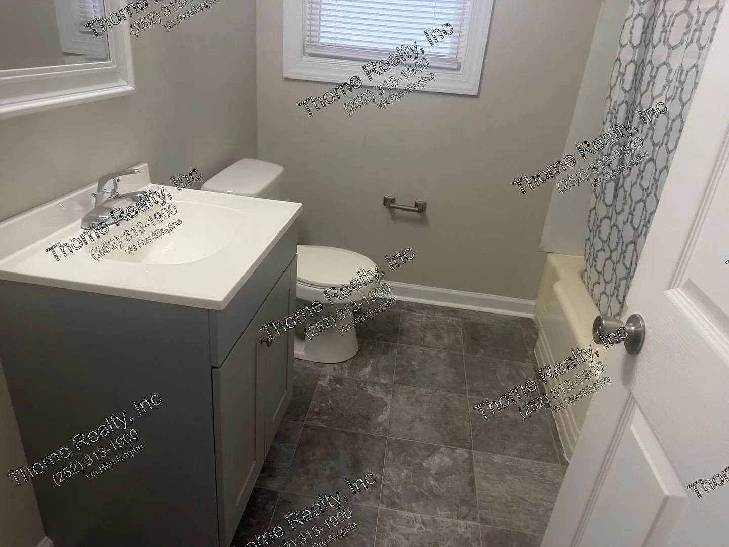 3 bed, 2.0 bath, 1440 sqft, $1,050 — Photo 3