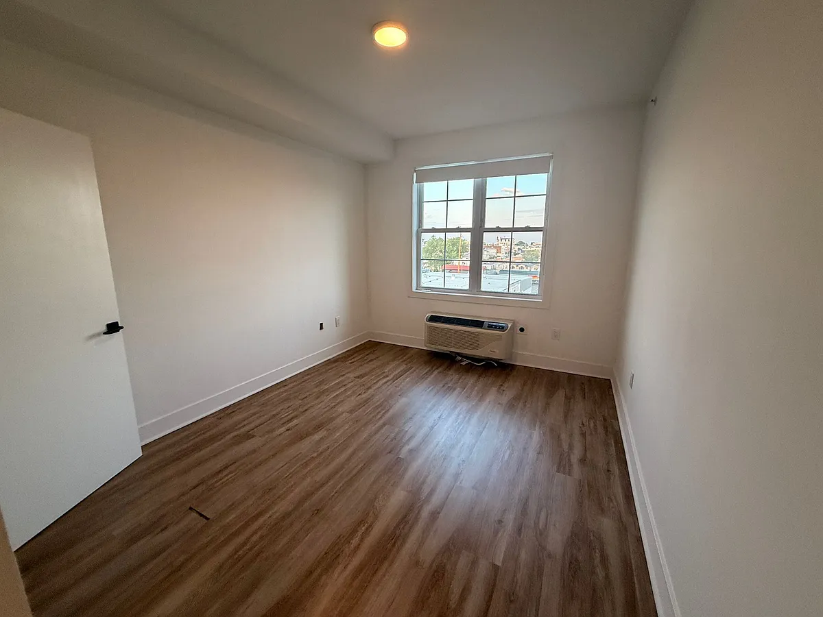 Building Photo - 522 Cliff St #508