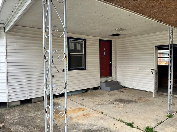 4th image of 122 Willow D St