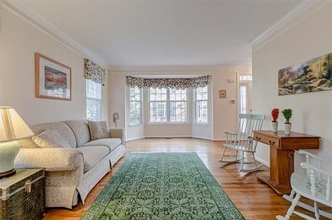 3rd image of 6332 Alderman Dr