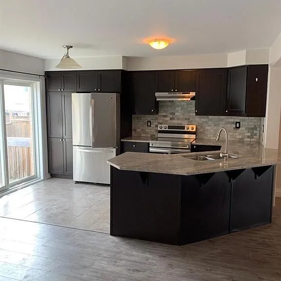 33 Glenvista Dr — Photo 14