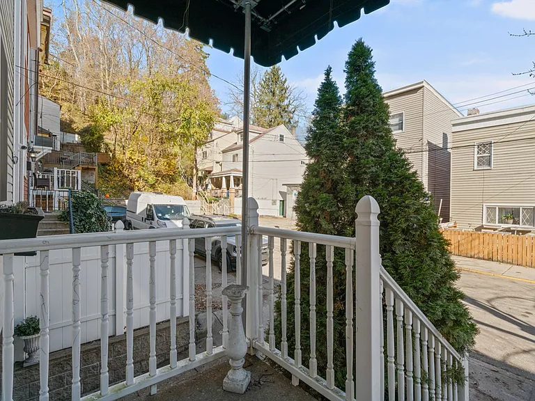 3220 Mary St — Photo 3