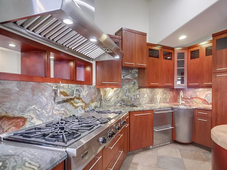 2703 Lobelia Rd — Photo 21