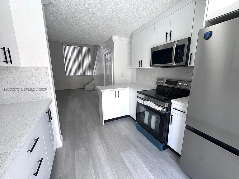 2740 W 62nd St #205 — Photo 6