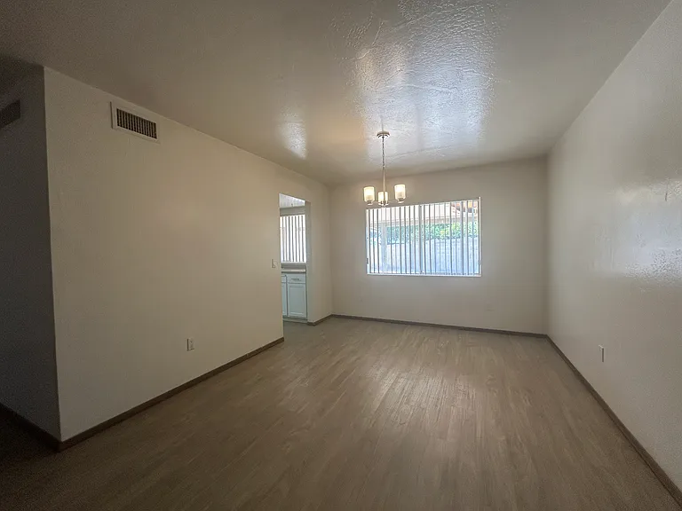 2141 E Manhatton Dr — Photo 26