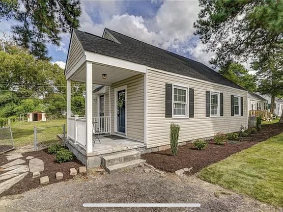 2nd image of 1806 Oak Hill Ln