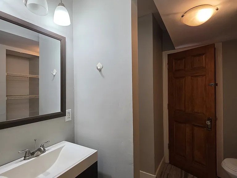 28 E Grand Ave #B — Photo 9
