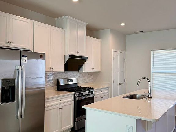 4th image of 2676 Azalea Garden Rd #C