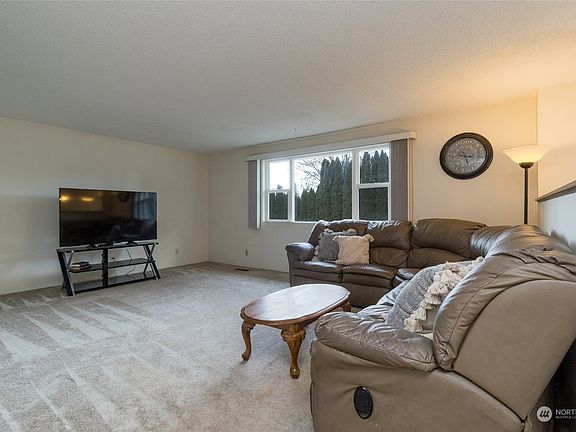 4th image of 1456 Tawny Lane