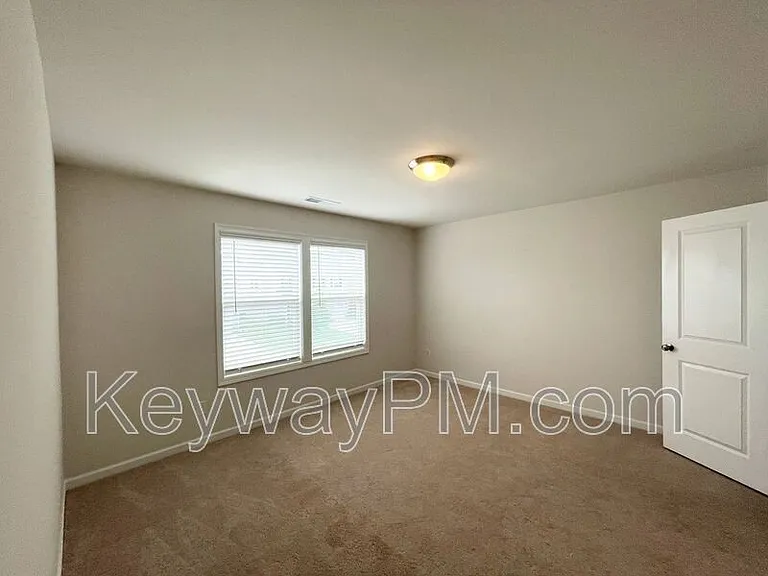 4136 Thimbleberry Dr — Photo 16