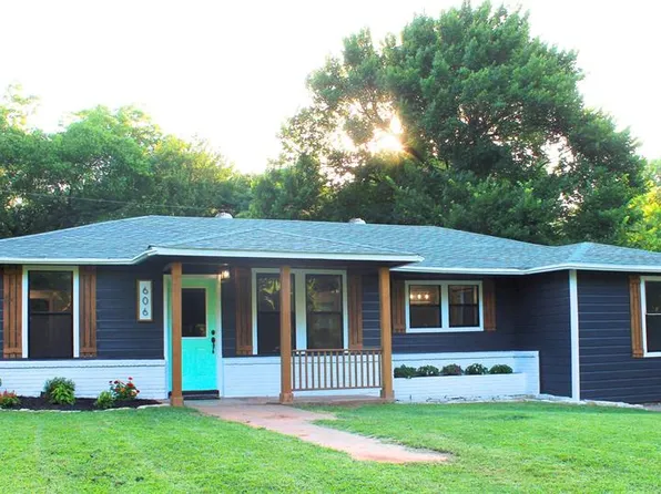 606 S Carr Ave, Wynnewood, OK 73098