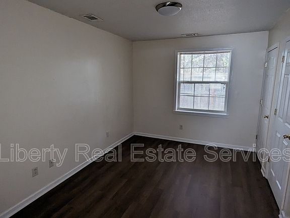 3rd image of 125 Rolland St