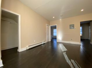 147 South St APT 1, Plainville, MA 02762
