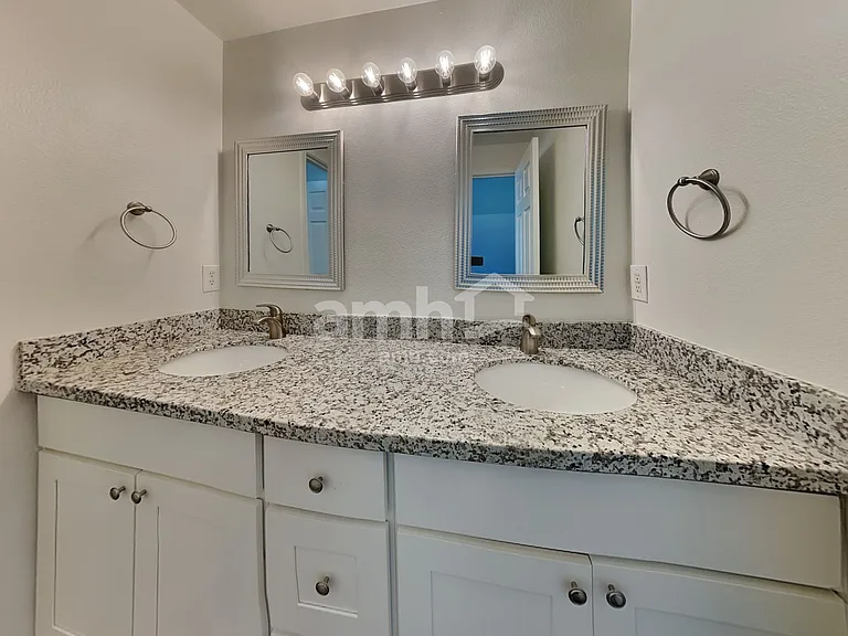 1318 SW 176th Ter — Photo 13
