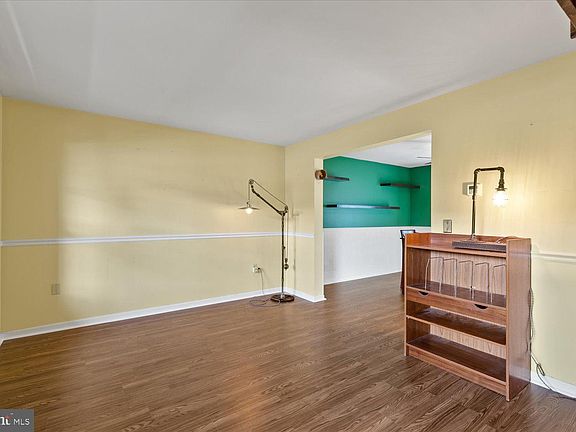4th image of 154 Chelmsford Dr