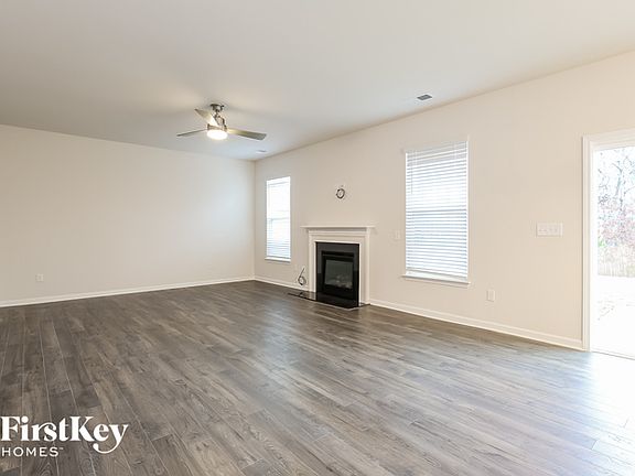 3rd image of 112 Wild Lily Dr