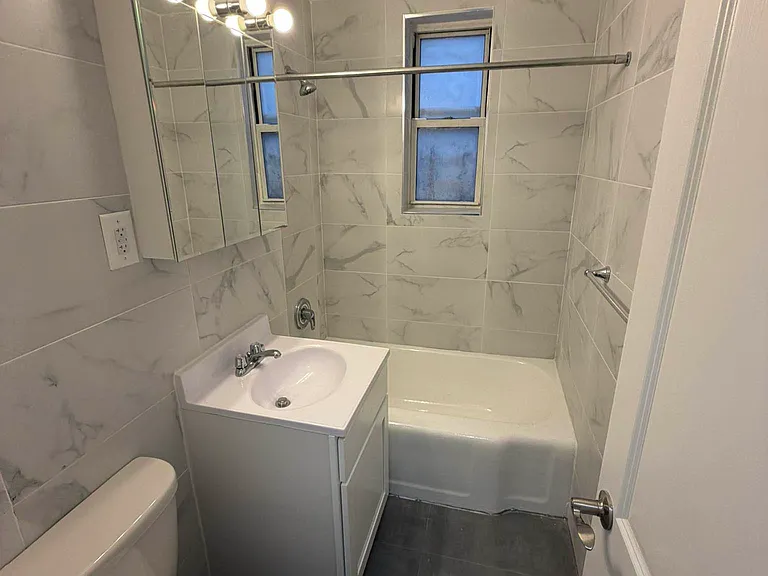 143-23 Barclay Ave #4G — Photo 9