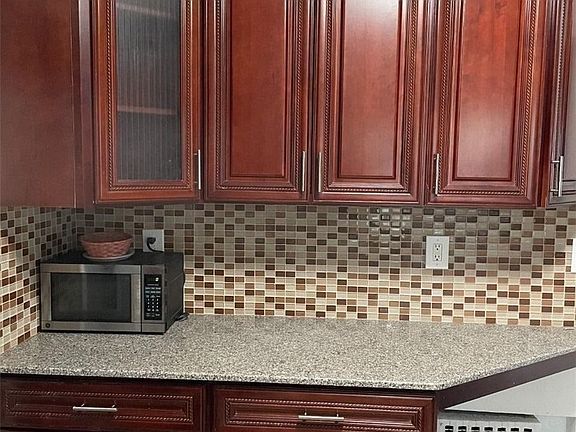 4th image of 1536 Park Ave