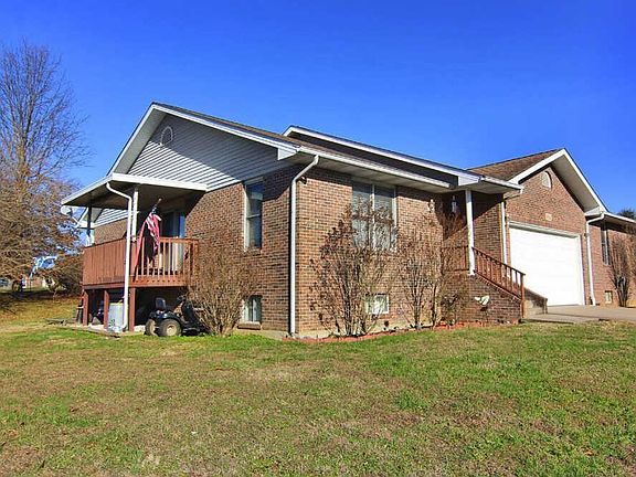3rd image of 1011 Aaron Dr