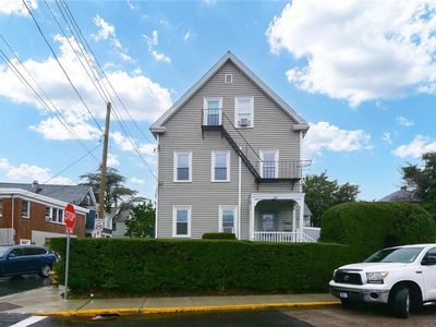 33 Middleton Ave #2, Newport, RI, 02840