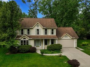 8460 Old Post Rd, Olmsted Falls, OH 44138
