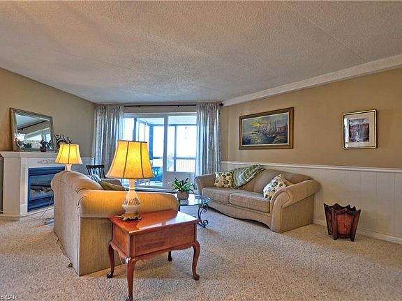 4th image of 22 Marilyn Dr #903