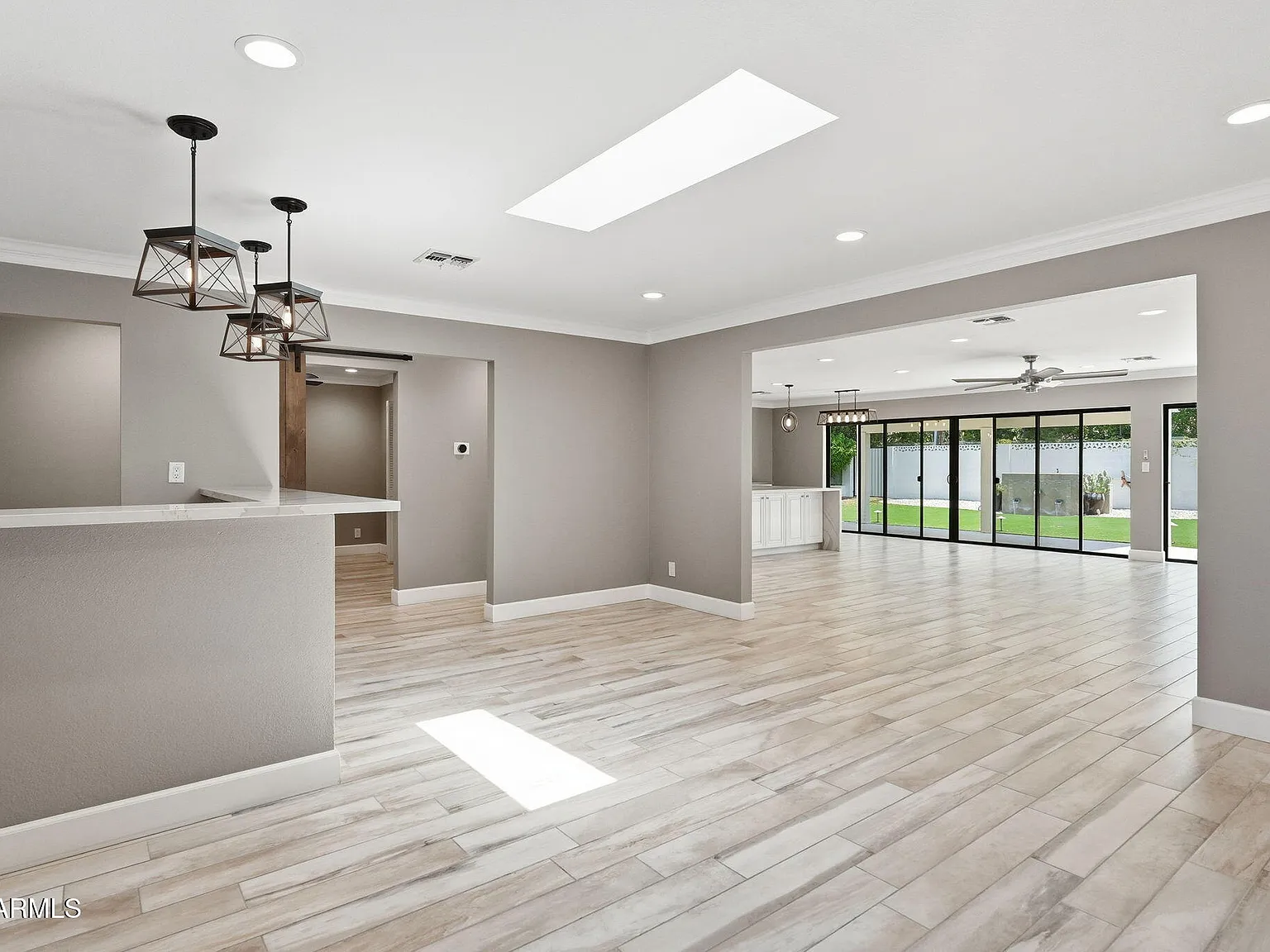 4 bed, 2.5 bath, 3053 sqft, $10,500 — Photo 4