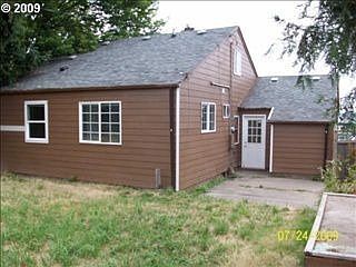 2nd image of 8502 NE Sumner St