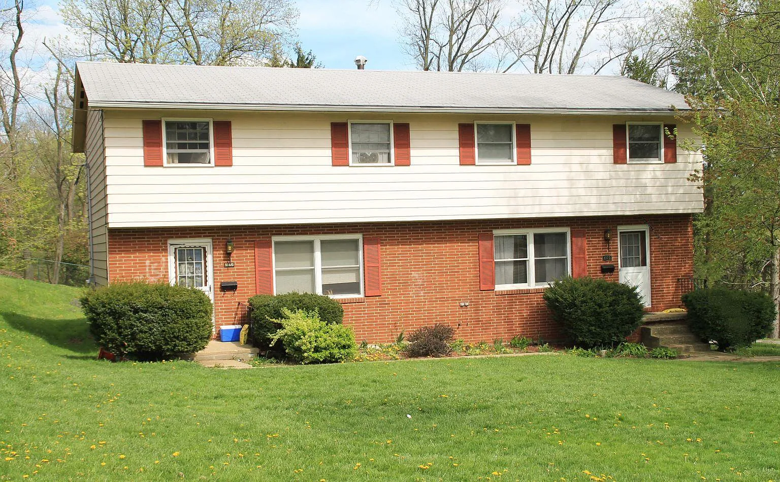 3 bed, $1,100 — Photo 1