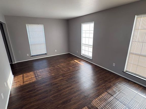 5th image of 919 W Crestwood Dr APT A3